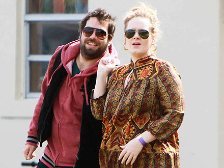 Adele & Boyfriend Stay 'In Sync' During Romantic Dinner Date | Adele