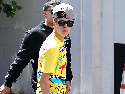 Justin Bieber Pops In for Pizza with a Pal | Justin Bieber