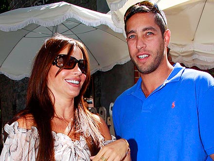 Exes Sofia Vergara & Nick Loeb Meet Up for Hot Chocolate