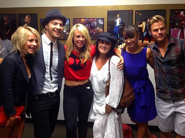 Julianne Hough Gives Gavin DeGraw a Lap Dance During a DWTS Night Out