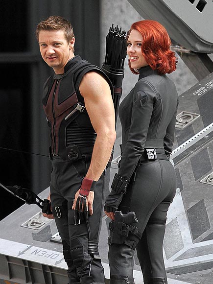 photo | Jeremy Renner, Scarlett Johansson