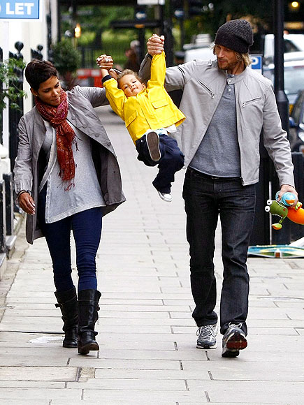 1. HALLE & GABRIEL SPLIT photo | Gabriel Aubry, Halle Berry