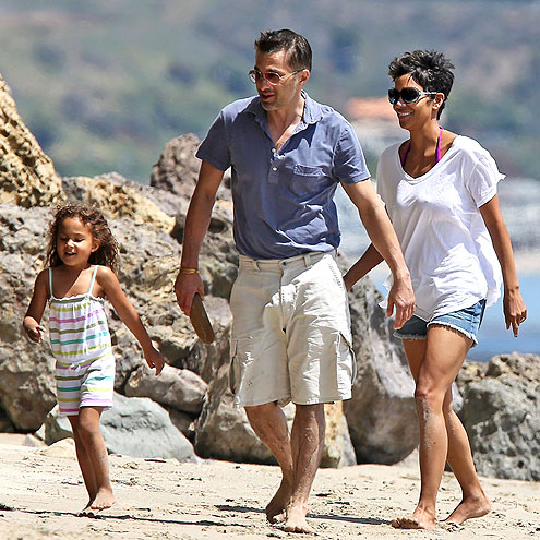 3. THE FRENCH DEFECTION? photo | Halle Berry, Olivier Martinez