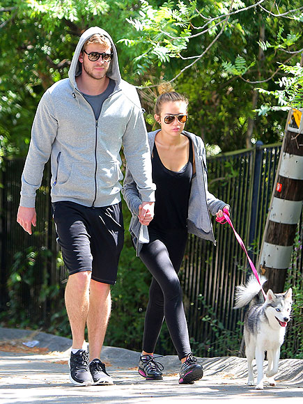 3. START A FAMILY (WITH DOGS!)
 photo | Liam Hemsworth, Miley Cyrus
