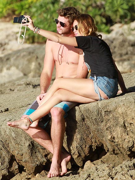 HAWAII   photo | Liam Hemsworth, Miley Cyrus