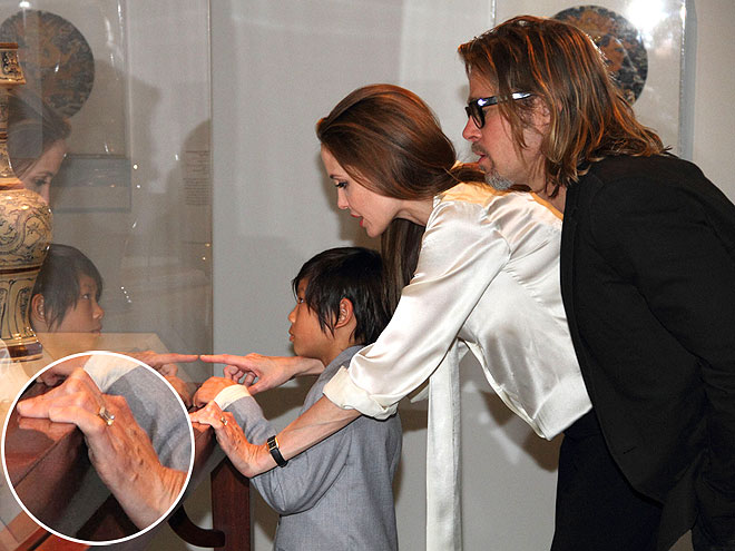 ANGELINA JOLIE foto | Angelina Jolie, Brad Pitt, Pax Thien Jolie-Pitt