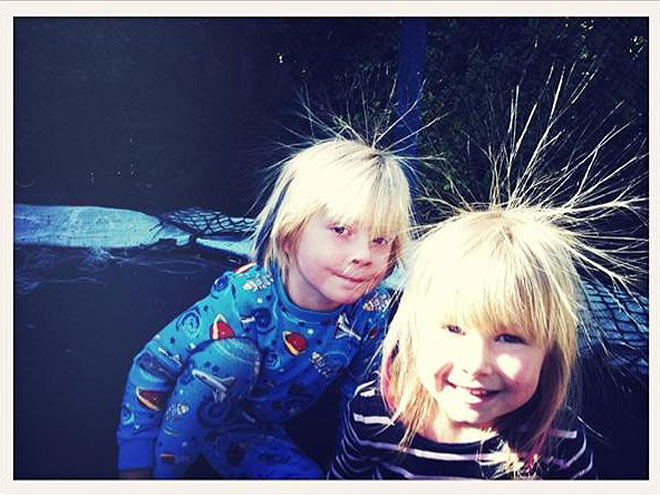 JUMP AROUND
 photo | Tori Spelling