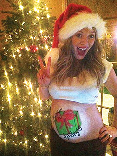 PHOTO: Hilary Duff Gets Ready for Christmas – with Baby Bump Art | Hilary Duff