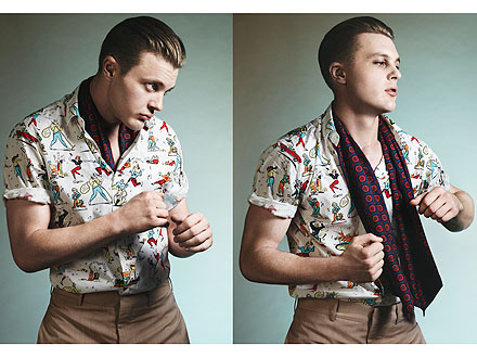 michael pitt 440x330 The New Face of Prada Menswear: Michael Pitt!