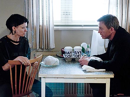 The Girl With the Dragon Tattoo Review | Daniel Craig, Rooney Mara