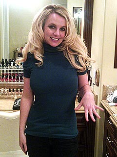 PHOTO: Britney Can't Stop Staring at Her Engagement Ring | Britney Spears