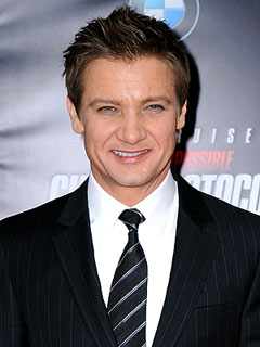 Jeremy Renner Escapes Bar Brawl in Thailand | Jeremy Renner