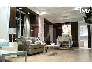 PHOTOS: See Beyoncé's 'Executive Suite' Hospital Room | Beyonce Knowles, Jay-Z