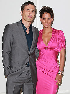 It's Official: Halle Berry and Olivier Martinez Are Engaged | Halle Berry, Olivier Martinez