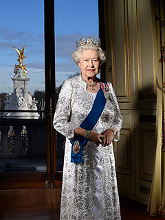 PHOTO: Queen Elizabeth's Diamond Jubilee Portrait