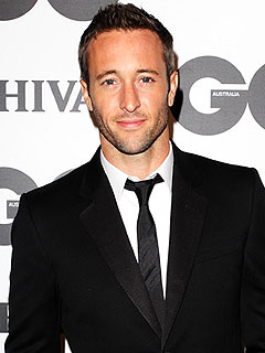 Hawaii Five-0's Alex O'Loughlin Gets Treatment for Pain Meds | Alex O'Loughlin