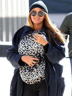 PHOTO: Beyoncé Gets Exotic with Blue | Beyonce Knowles