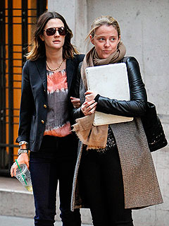 PHOTO: Drew Barrymore Shops, Sightsees in Paris | Drew Barrymore