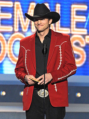 Ashton Kutcher ACM Controversy