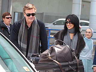 Alec Baldwin & Fiancée Touch Down in Italy for 'Much Needed Trip' | Alec Baldwin
