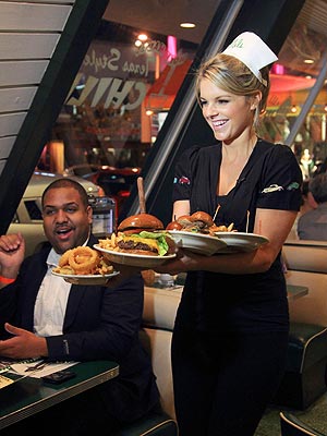 Ali Fedotowsky Hosts 1st Look, Serves Burgers