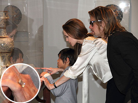 Angelina Jolie's Engagement Ring Get a First Glimpse