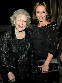 How Sexy Will Betty White Be in The Client List Finale? | Betty White, Jennifer Love Hewitt