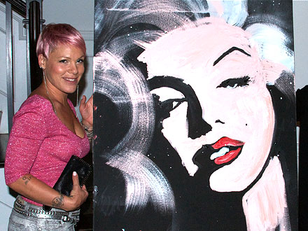 Pink Pays $10,000 for Marilyn Monroe Painting | Pink