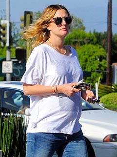 PHOTO: Drew Barrymore Takes Her Baby Bump to Lunch | Drew Barrymore