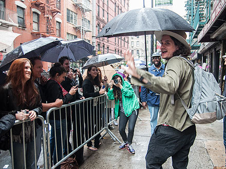 John Mayer Hugs It Out with Fans | John Mayer