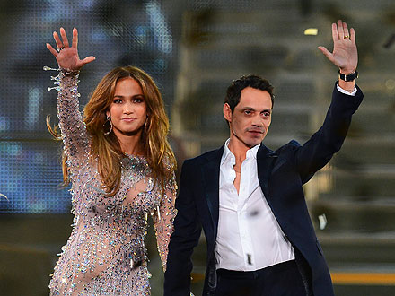 Jennifer Lopez & Marc Anthony Share Stage in Vegas