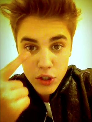 Justin Bieber: Concussion Paralyzed My Eyebrow