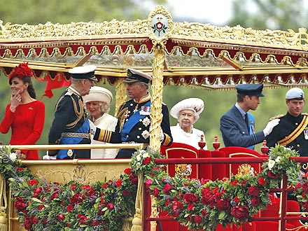 Royal Family Floats Down Thames for Queen's Jubilee Pageant| The Royals, Carole Middleton, James Middleton, Kate Middleton, Michael Middleton, Pippa Middleton, Prince Charles, Prince Harry, Prince William, Princess Beatrice, Princess Eugenie, Queen Elizabeth, Queen Elizabeth II