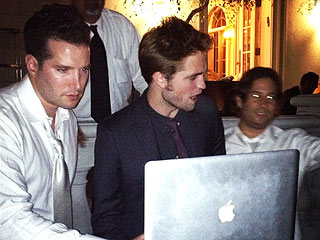 Kristen Stewart Parties, Robert Pattinson Deejays at New Jersey Wedding| Weddings, Caught in the Act, Andrew Garfield, Drew Barrymore, Kristen Stewart, Robert Pattinson, Will Kopelman, Zac Efron, Private Party