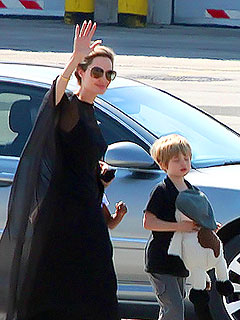 Angelina Greets Her Fans in Bosnia | Angelina Jolie