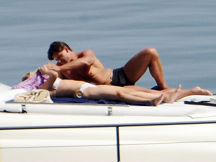 Scarlett Johansson Catches Rays with 'Security Guard' in Italy| Couples, Scarlett Johansson