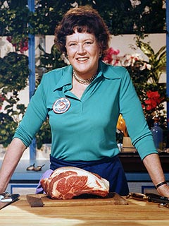VIDEO: See the Late Julia Child – Who Would Have Been 100 Today – Sing & Cook | Julia Child