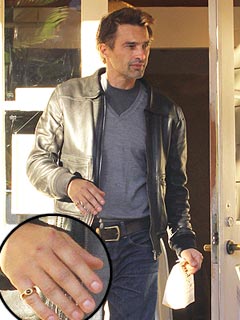 PHOTO: Olivier Martinez Shows Off Swollen Hand Post-Holiday Brawl | Olivier Martinez