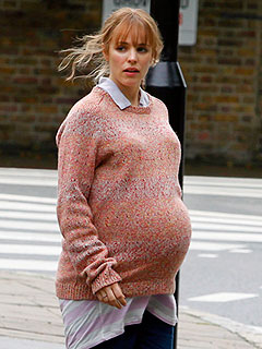 See Rachel McAdams's (Fake) Baby Bump | Rachel McAdams