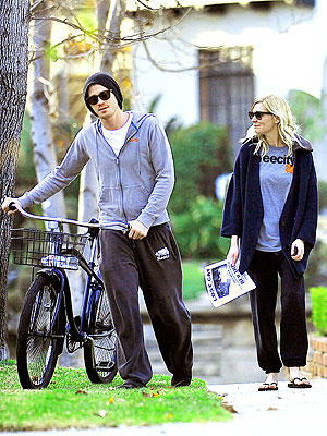 Kirsten Dunst Loses Cat in Toluca Lake, California