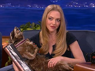 Amanda Seyfried Gets Taxidermied Racoon from Conan | Amanda Seyfried