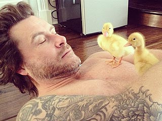 Tori & Dean Bring Home Two Baby Ducks | Dean McDermott, Tori Spelling
