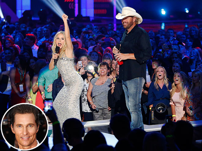 photo | Kristen Bell, Matthew McConaughey, Toby Keith