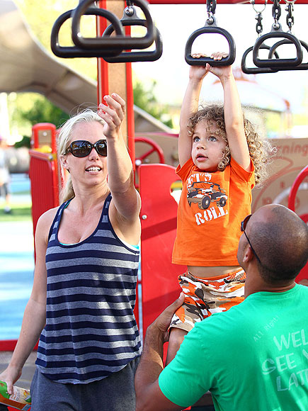 KENDRA WILKINSON
photo | Hank Baskett, Kendra Wilkinson