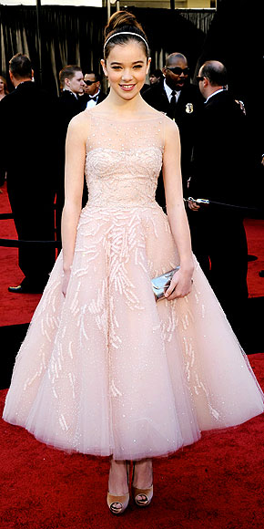 16    photo | Hailee Steinfeld