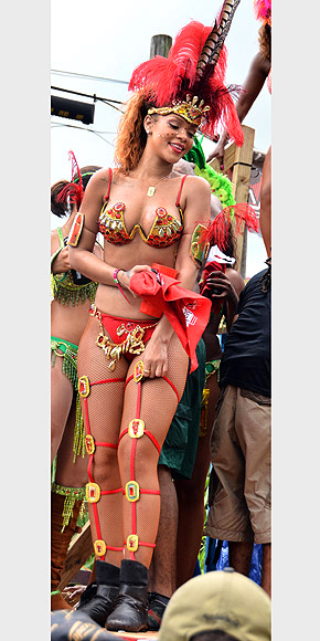 SHOW STOPPER photo | Rihanna