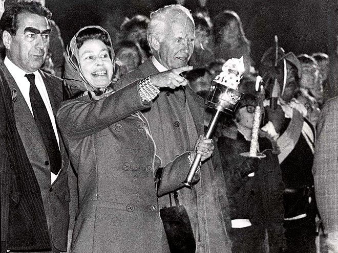 SHINE A LIGHT
photo | Queen Elizabeth II