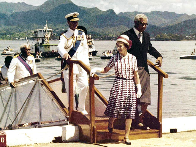 SOUTH PACIFIC PARADISE
photo | Queen Elizabeth II