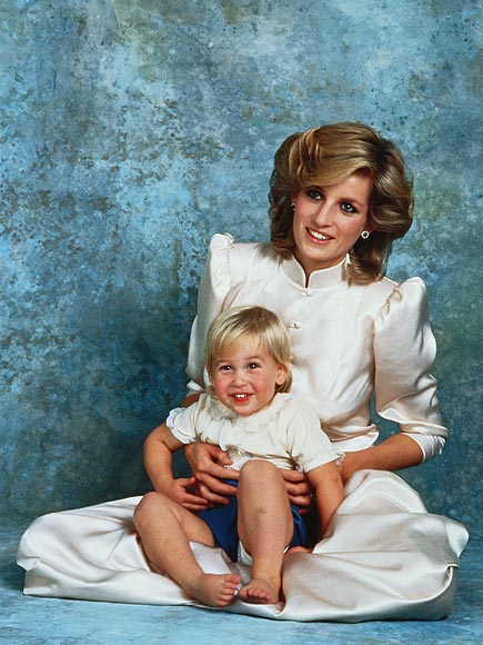 MUMMY'S BOY
photo | Prince William, Princess Diana