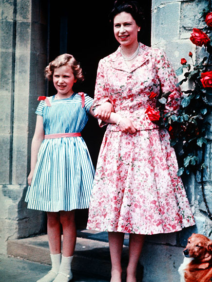 Елизавета II с дочерью Анной